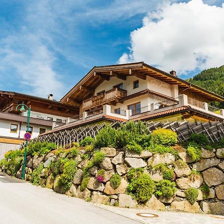 Haus Sabrina - Ferienwohnungen Saalbach-Hinterglemm Eksteriør billede