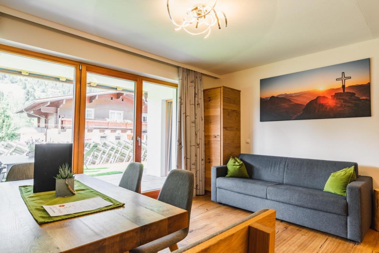 Haus Sabrina - Ferienwohnungen Saalbach-Hinterglemm Eksteriør billede